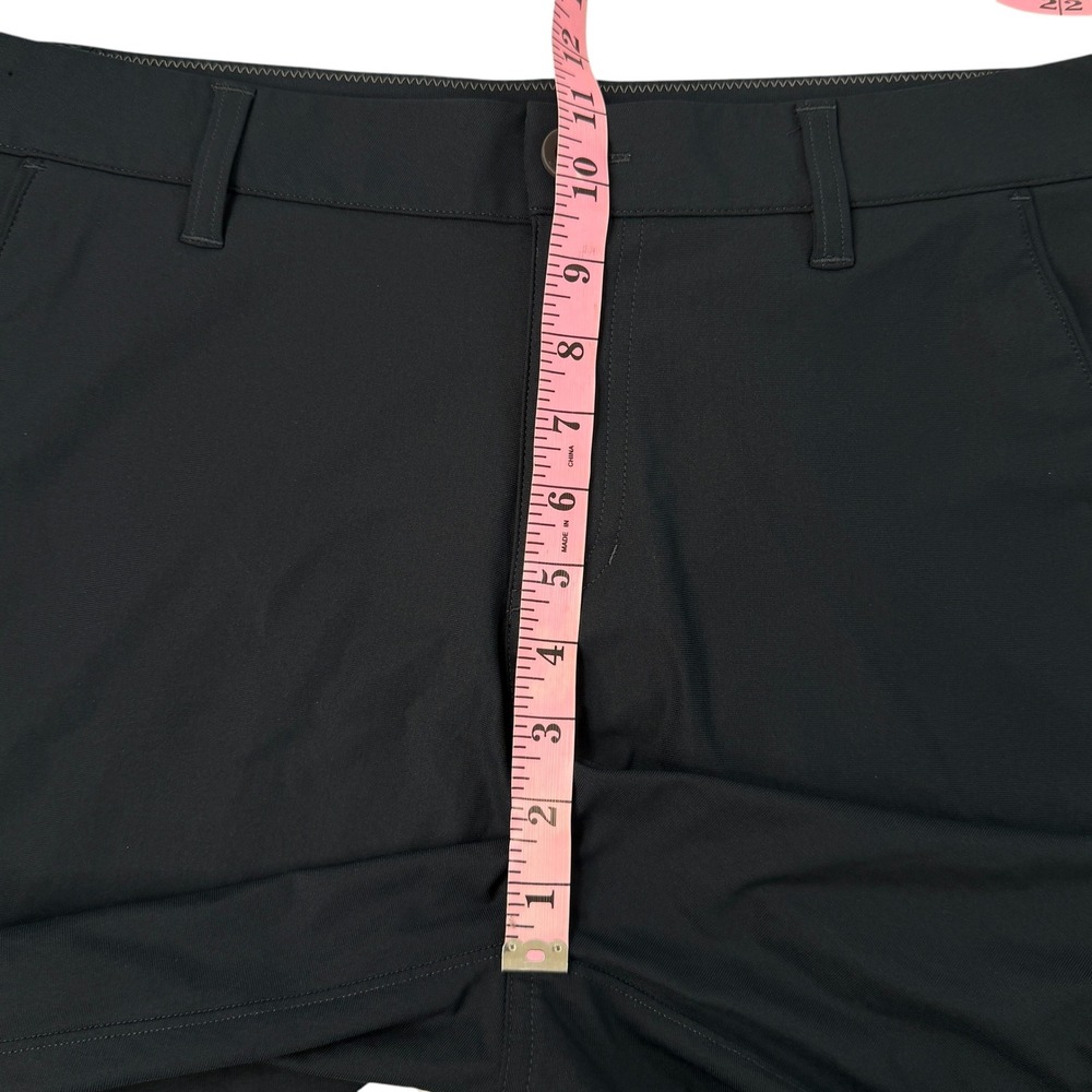 Vuori Meta Shorts Mens Size 33 Navy Blue Performance Stretch Golf Active V379 - Picture 4 of 10